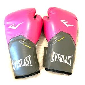 Everlast Women’s Pro Style Boxing Gloves